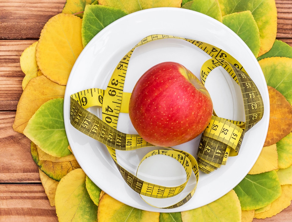 Apple on plate Lose 30 Pounds