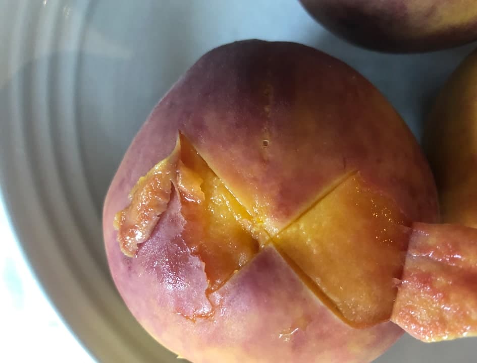 peeling cooked peaches